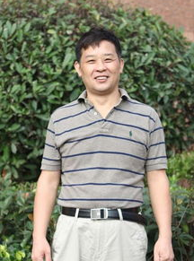 林崔崔,身高169cm，展现独特魅力