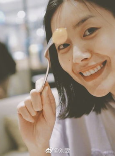 小雯胖几,20岁女子两年内体重猛增之谜揭晓”